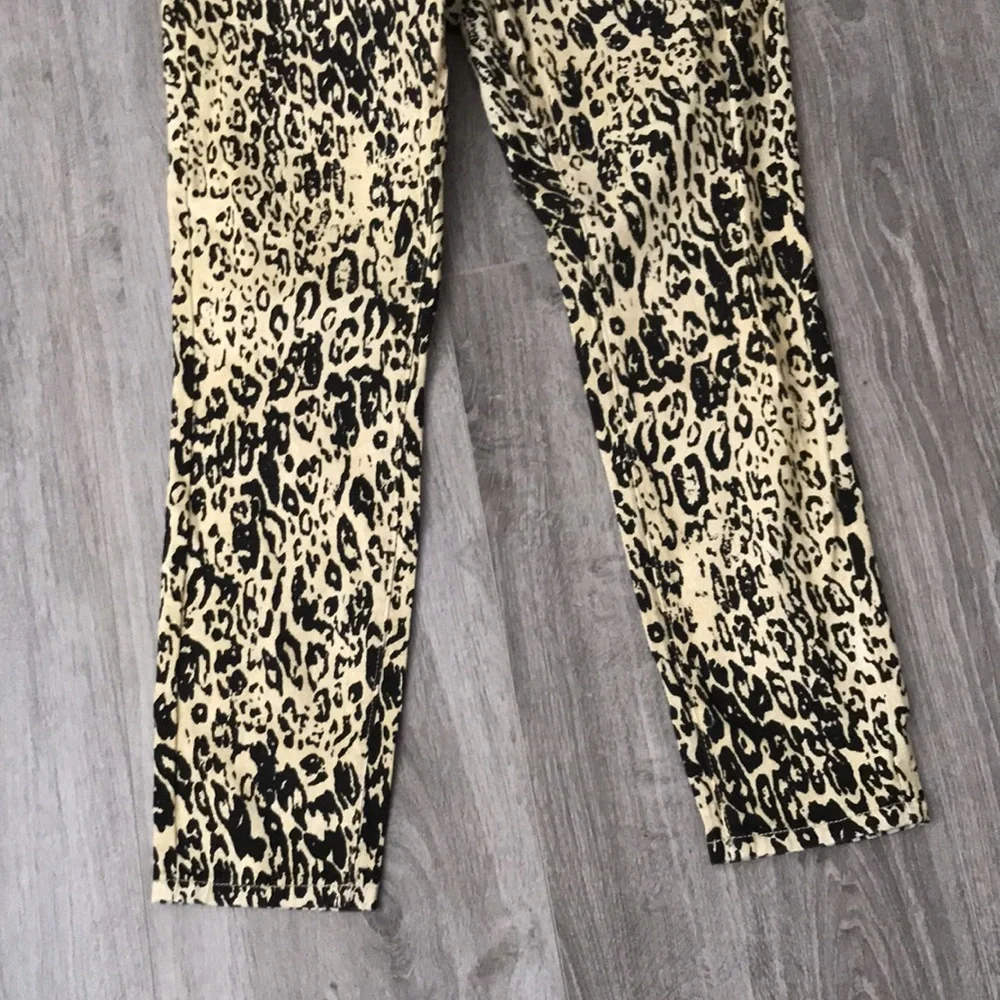 NEW ROYALTY For Me Women's Mid Rise Cheetah Print Ankle JeanPants | 4